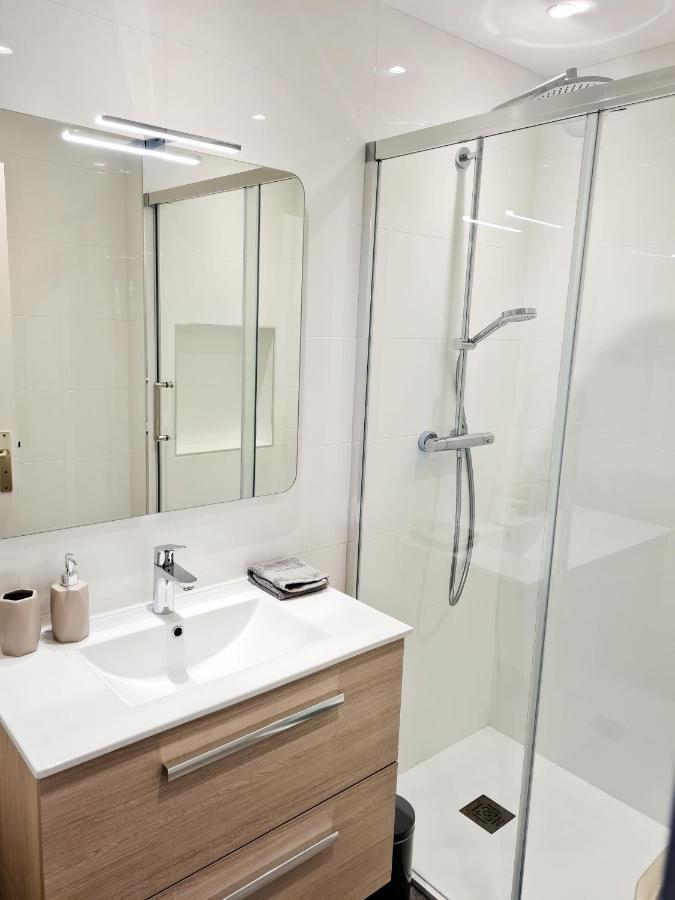 2P Entierement Climatise I Bien Insonorise I Wifi I A 300 M De La Mer I Restaurants Commerces Et Transports A 5Mn A Pied I Ideal 2 Personnes I Possibilite 4 Avec Canape Lit De Qualite I Tres Belle Douche Cagnes-sur-Mer Exterior photo